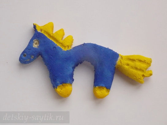 синий конь из солёного теста