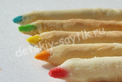 печенье в виде цветных карандашей