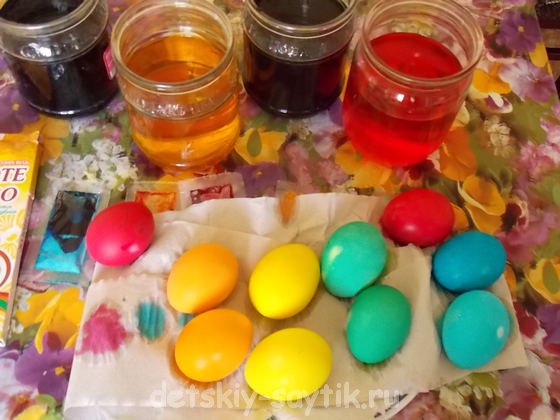 разноцветные пасхальные яйца