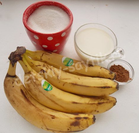 ингредиенты для бананового коктейля