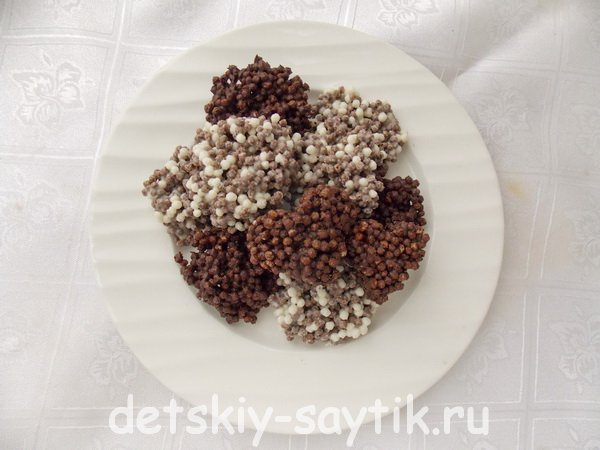рисовые шарики в шоколаде